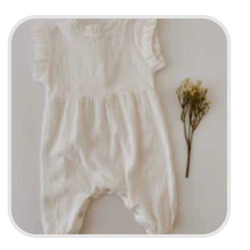 • Three Peas Boutique Savanna Ruffle Linen Jumpsuit | White